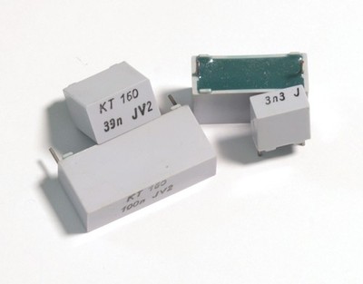 2x RFT DDR KT Polyester Kondensator Radial 1 1,5 1,8 2,2 2,7 nF 160 630 V THT