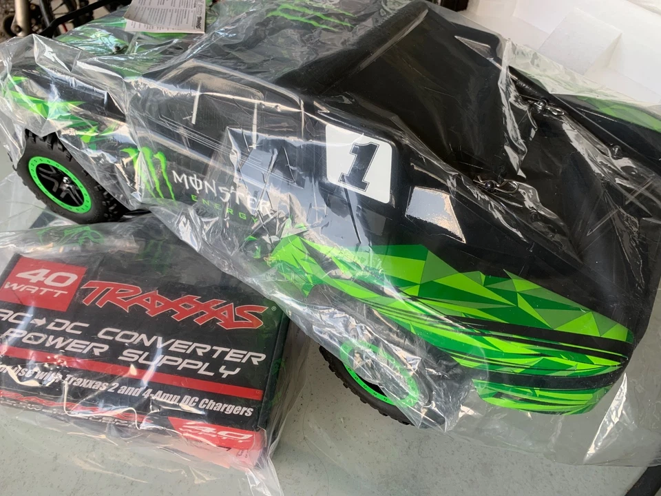 Camión de radiocontrol Traxxas Monster Energy Slash 4x4 sin escobillas 1/10 Foto 3 de 4