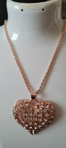 Rhinestone Inlaid Large Heart Charm Necklace Rose Gold Alloy - Picture 4 of 8