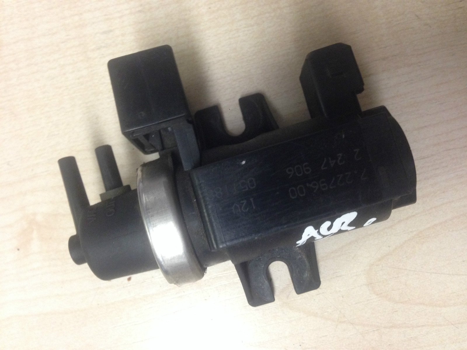 BMW 320D Boost Pressure Solenoid Valve Sensor 7 22796 & 224790 E90