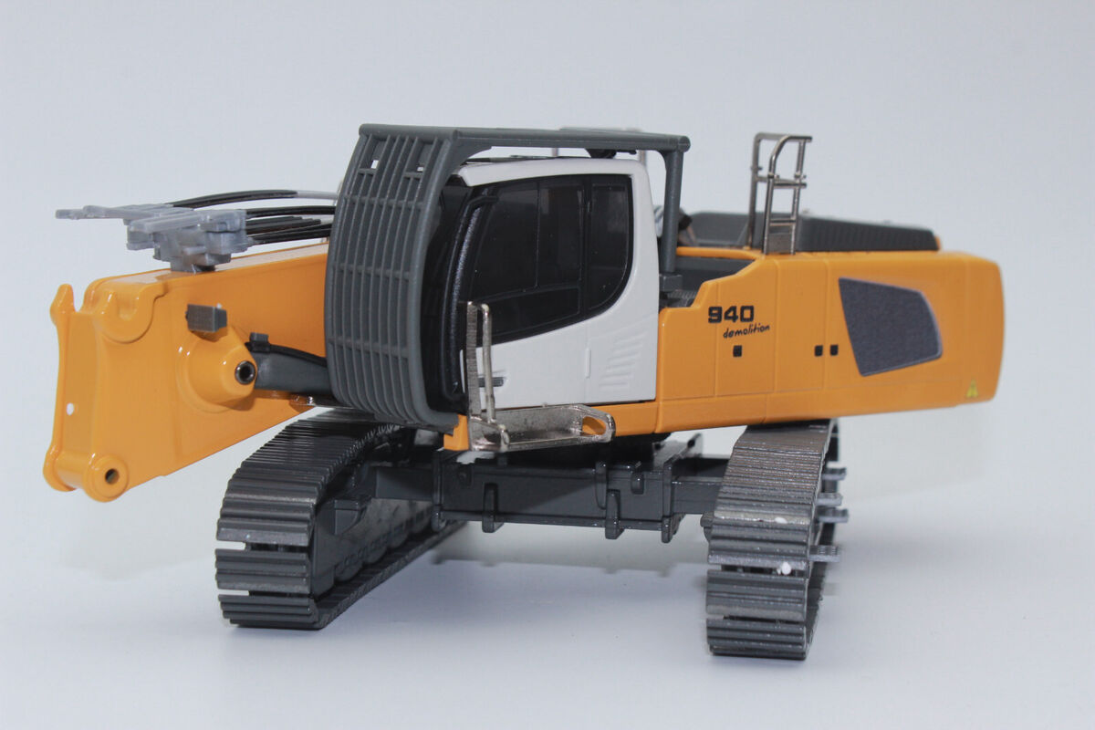 Conrad 2222 Liebherr R 940 Demolition Excavator 1:50 Boxed Conrad 2222 Liebherr R 940 Demolition Excavator 1:50 Boxed
