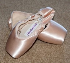 Russian Pointe Muse Pointe Shoe