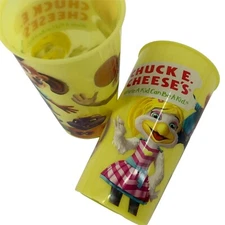 Lot of 2 Chuck E Cheese Plastic Cup Yellow Helen Jasper Pizza 2018 0651