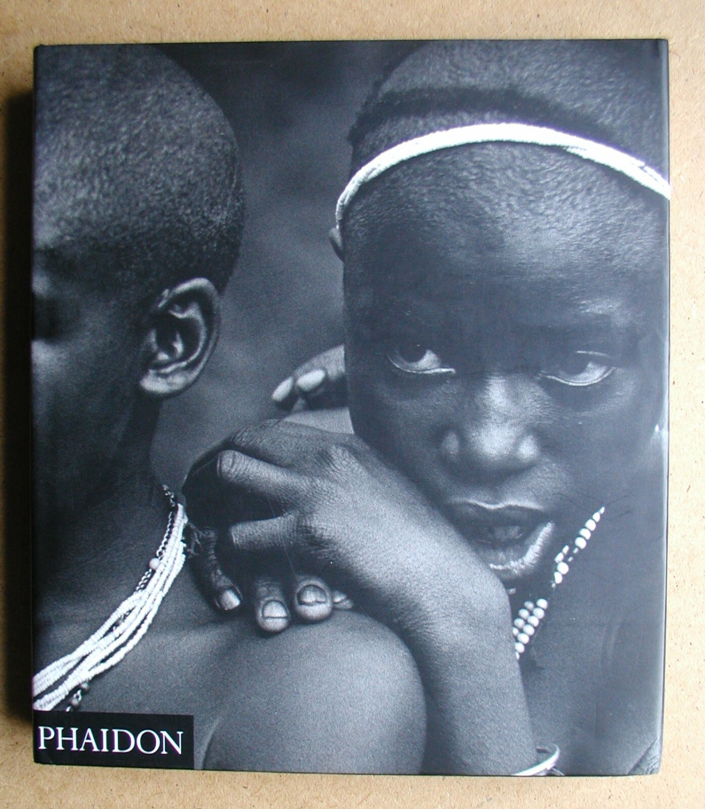 Humanity and Inhumanity: The Photographic Journey of George Rodger. 1984 HB DJ