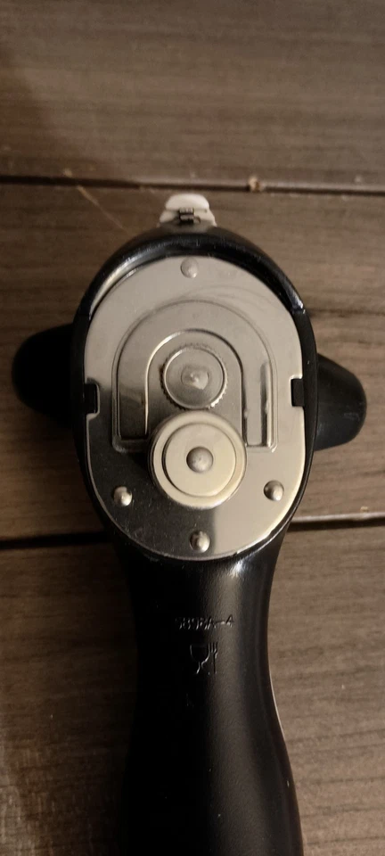 Tupperware Smooth Edge Hand Can Opener Black/White - Image 4 of 4