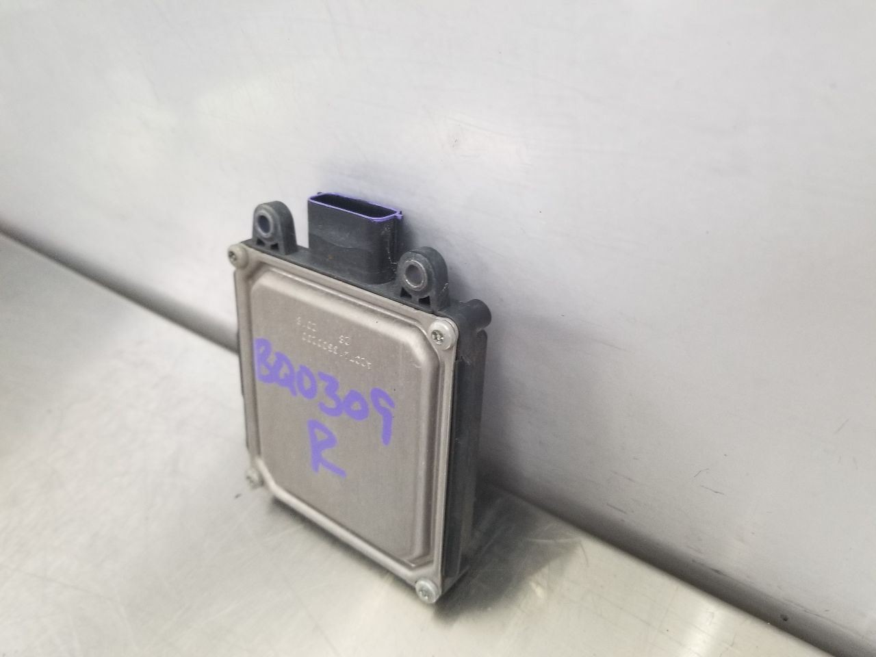 Maserati Levante REAR+RIGHT Blind spot sensor P/N 670106466