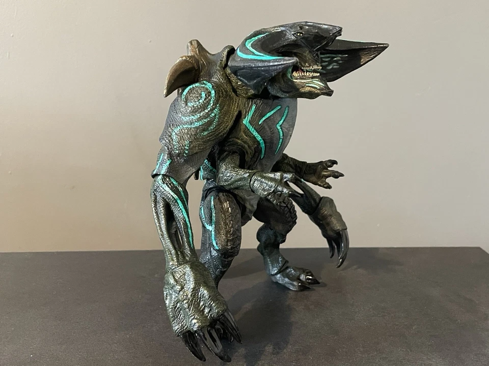 Pacific Rim Kaiju Scunner Ultra Deluxe Action Figure Neca - See Description - Image 2 of 4