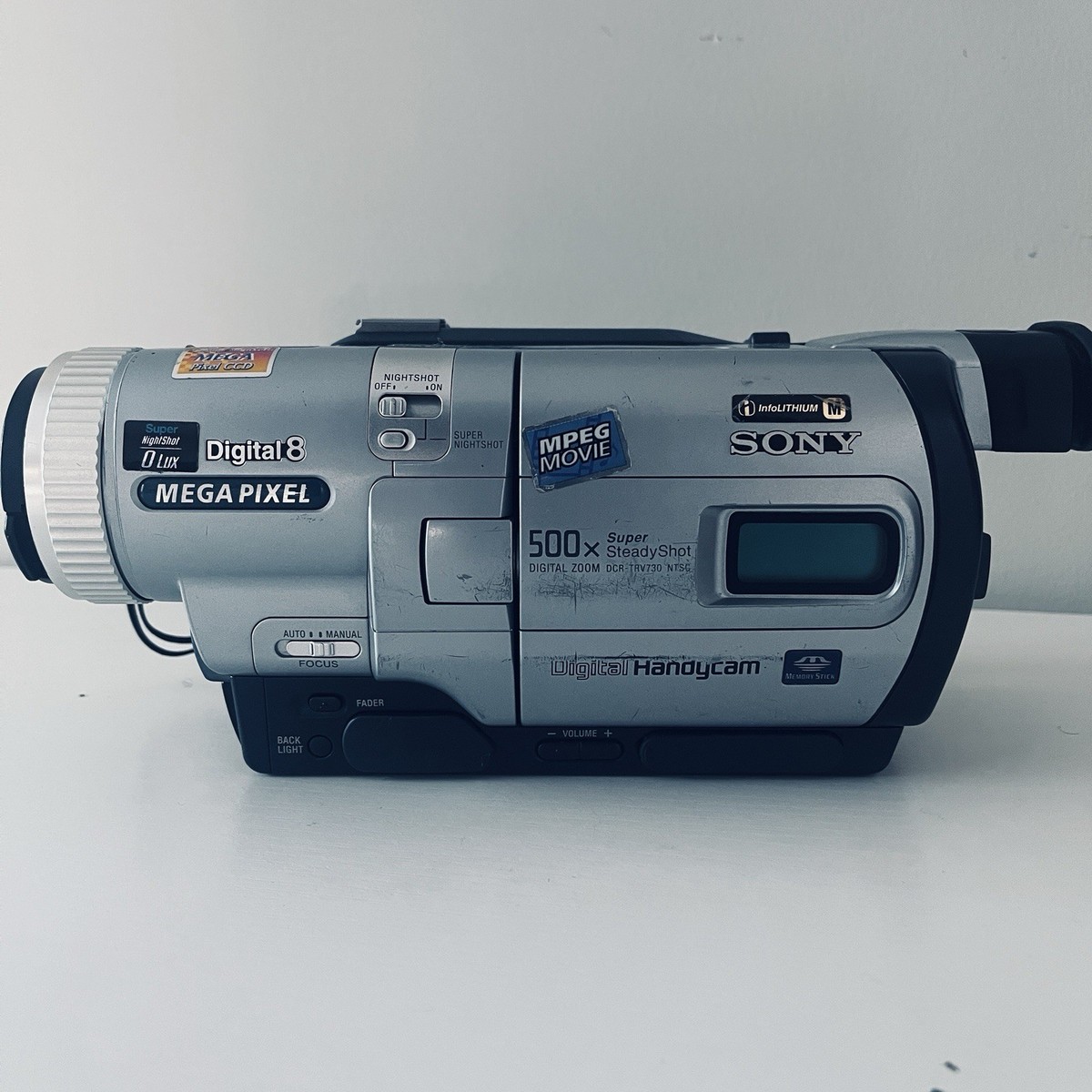 SONY Handycam 240倍デジタルズーム（未開封テープ5本付き） Sony Handycam DCR-DVD650/DVD 60x Optical 2000x Dig Zoom Digital