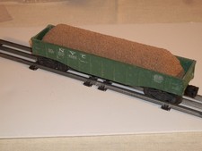 Lionel 6462 NYC Green Gondola. VG, clean, no damage, w/bonus scenic sand load
