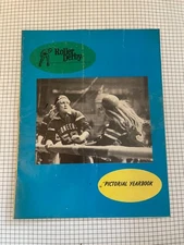 RARE Vintage 1970's Woman's  Roller Derby  Pictorial Yearbook