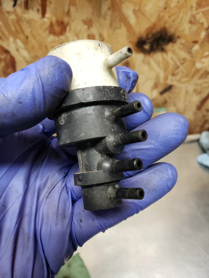 TOYOTA PICAPE HILUX CELICA CORONA 20R VÁLVULA DE RETENÇÃO EMISSÕES VSV PORTA AÉREA - Imagem 4 de 4