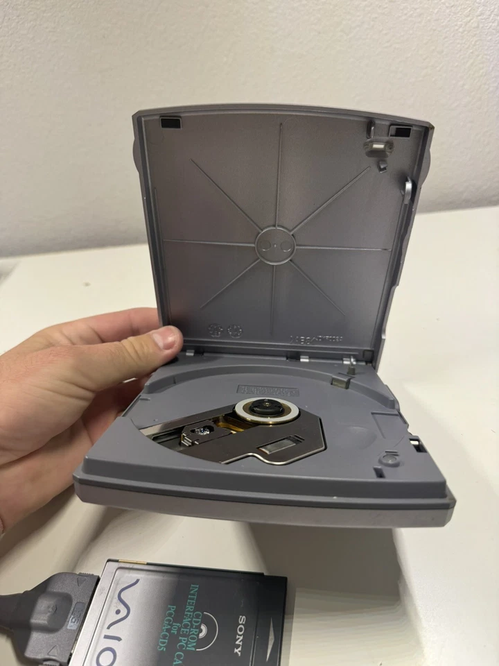 Sony VAIO External CD-ROM (PCGA-CD5) - Image 3 of 4