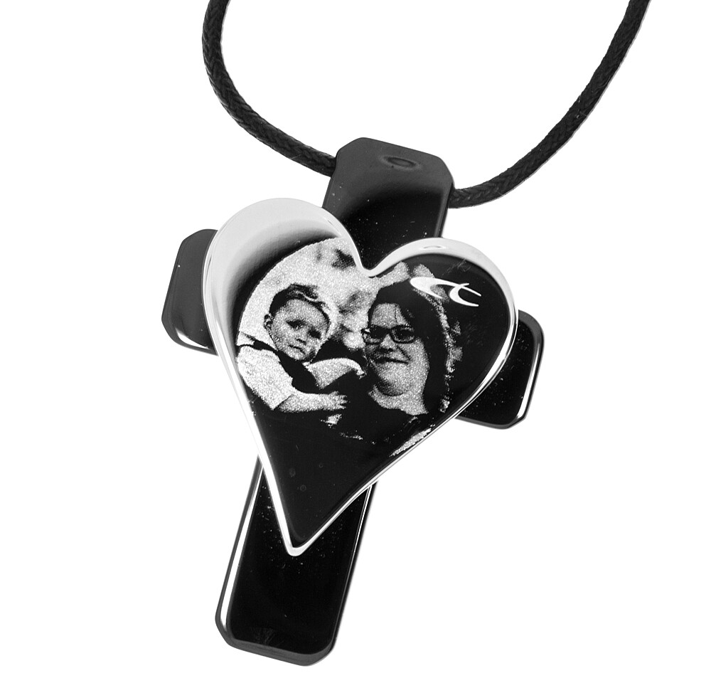 Collier Halskette Anhänger mit Gravur Fotogravur Diamantgravur Herz auf Kreuz