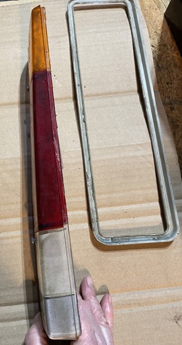 Tail Light Lens and Frame. RIGHT. 8505604. Saab Model 99 Sedan. 1975 to 1976 - Picture 5 of 8
