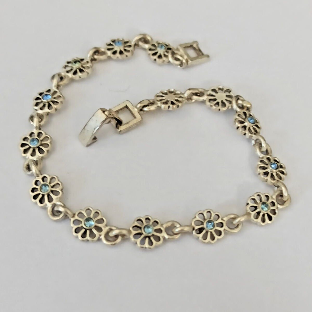 ブレスレット Western Flower Link Bracelet #8971 Vintage Bracelet Silver Tone Dainty Flower Links Light Blue