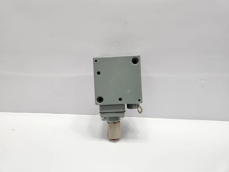 Square D GCW-1 Interruptor de Presión 20-1000 Psig - Imagen 3 de 4
