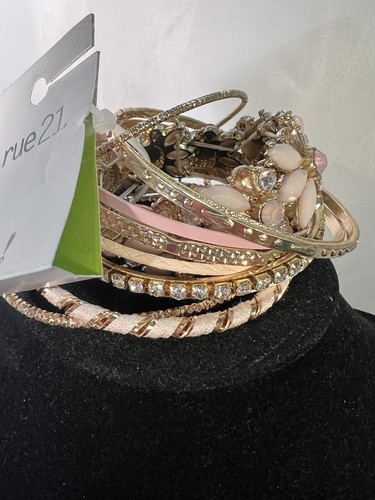 Rue 21 etc. Set of 11 NEW Gold Tone Bangle Bracelets - Picture 6 of 6