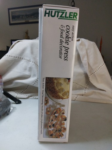 HUTZLER Cookie Press & Food Decorator Kit 23pc NEW Easy Action Christmas 2005 - Picture 3 of 7