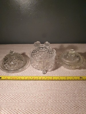 3x verzierte Schmuckbehälter aus geschliffenem Glas - Schmuckschatulle - Schmetterlingsdeckel