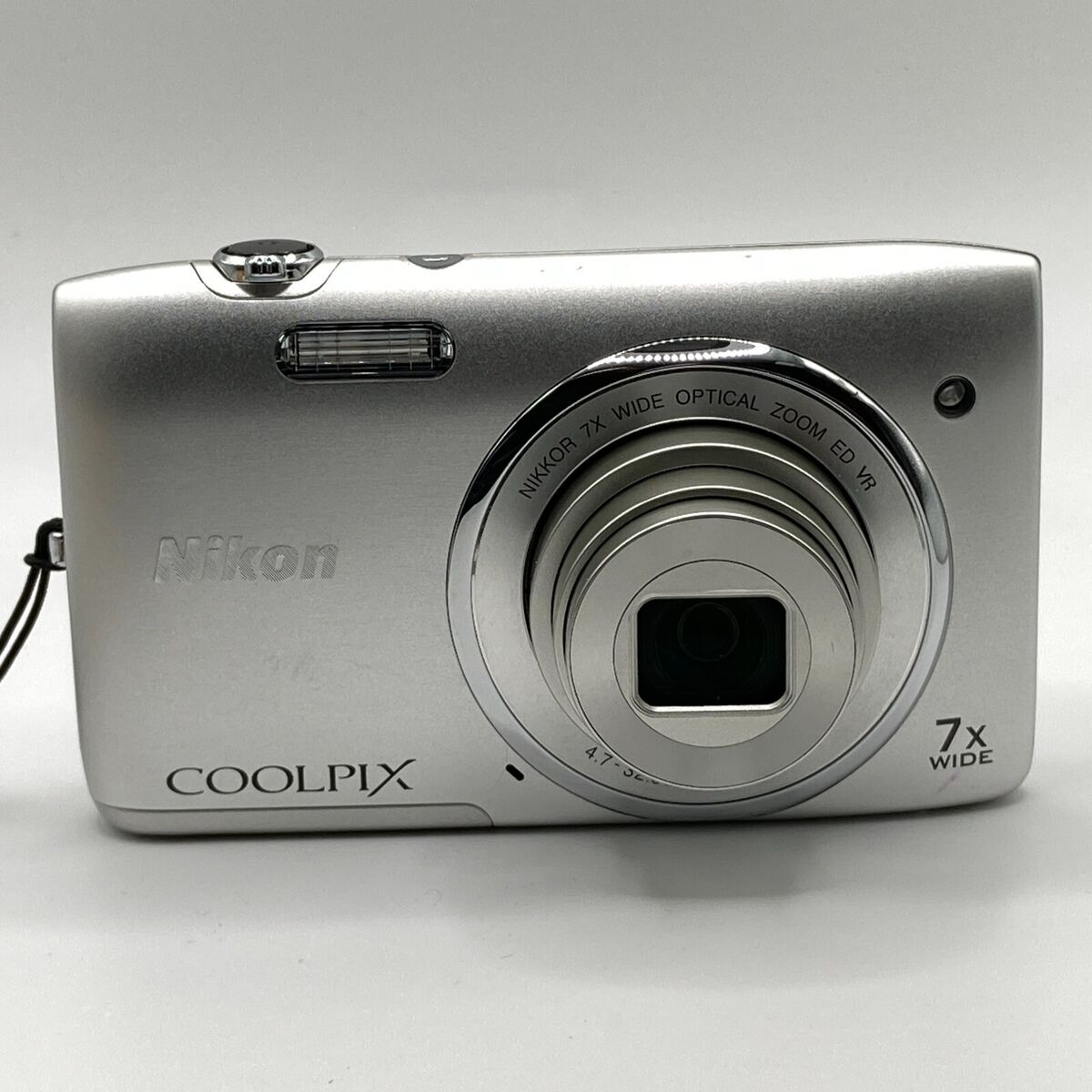 Nikon COOLPIX S3500 20.1MP Digital Camera -Silver from japan Nikon COOLPIX S3500 20.1MP Digital Camera -Silver from japan