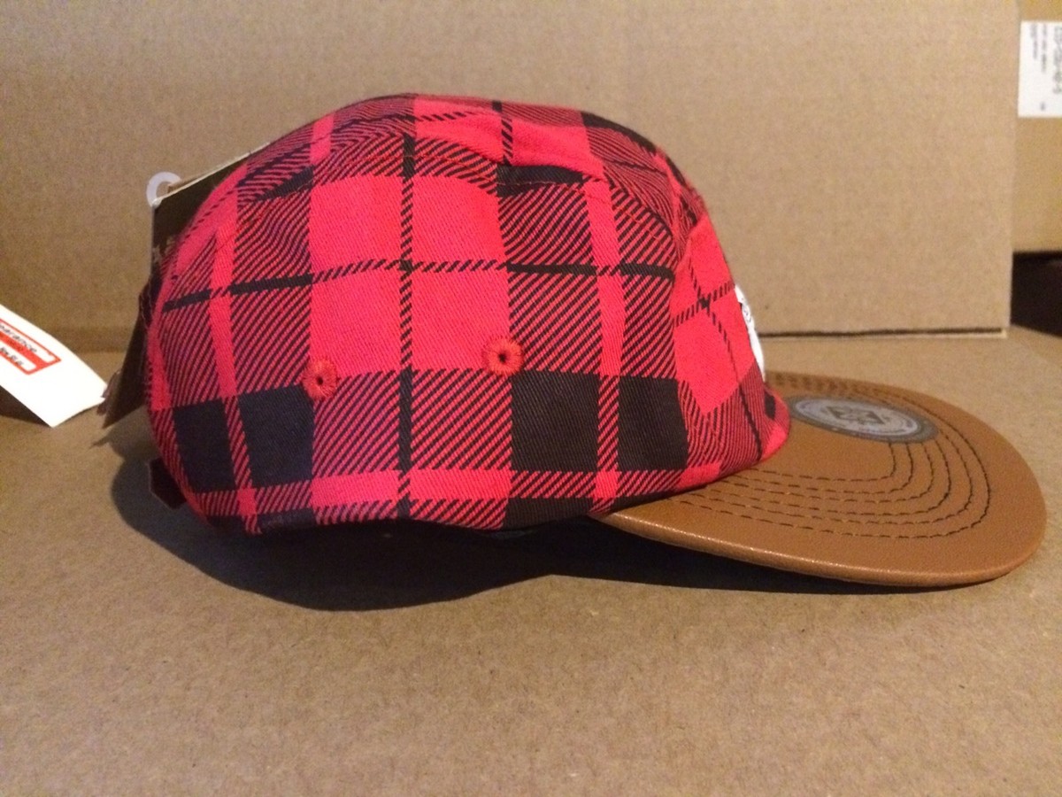 Lot De 10 Casquettes Snapback Maker Wear Noir Et Rouge - OSFM Neuf Avec Étiquettes
