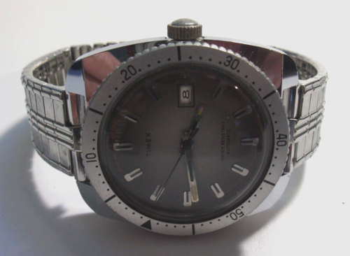 Timex automatic watch. Rotating bezel. 36mm. Flex bracelet. Pre-owned. - Picture 9 of 17