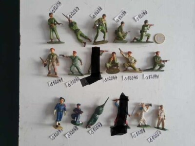 Lot De 2 Soldats En Plastique Au Choix (Cyrnos, Starlux, Etc.) - Échelle 1:32, Occasion