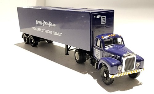 Corgi Classic 1:50 Scale Mack B Series Semi Nickel Plate Road - Picture 3 of 9