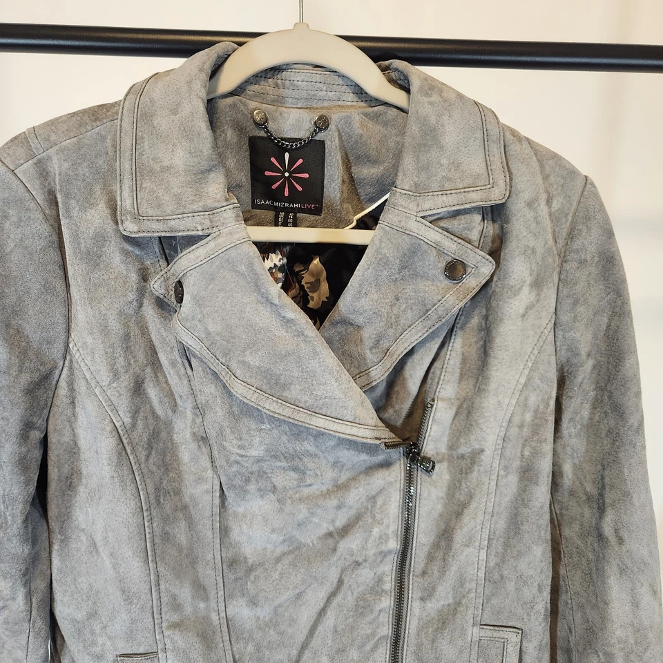 Isaac Mizrahi Live! Chaqueta de moto de gamuza con forro estampado en gris Reg 10 Foto 4 de 4