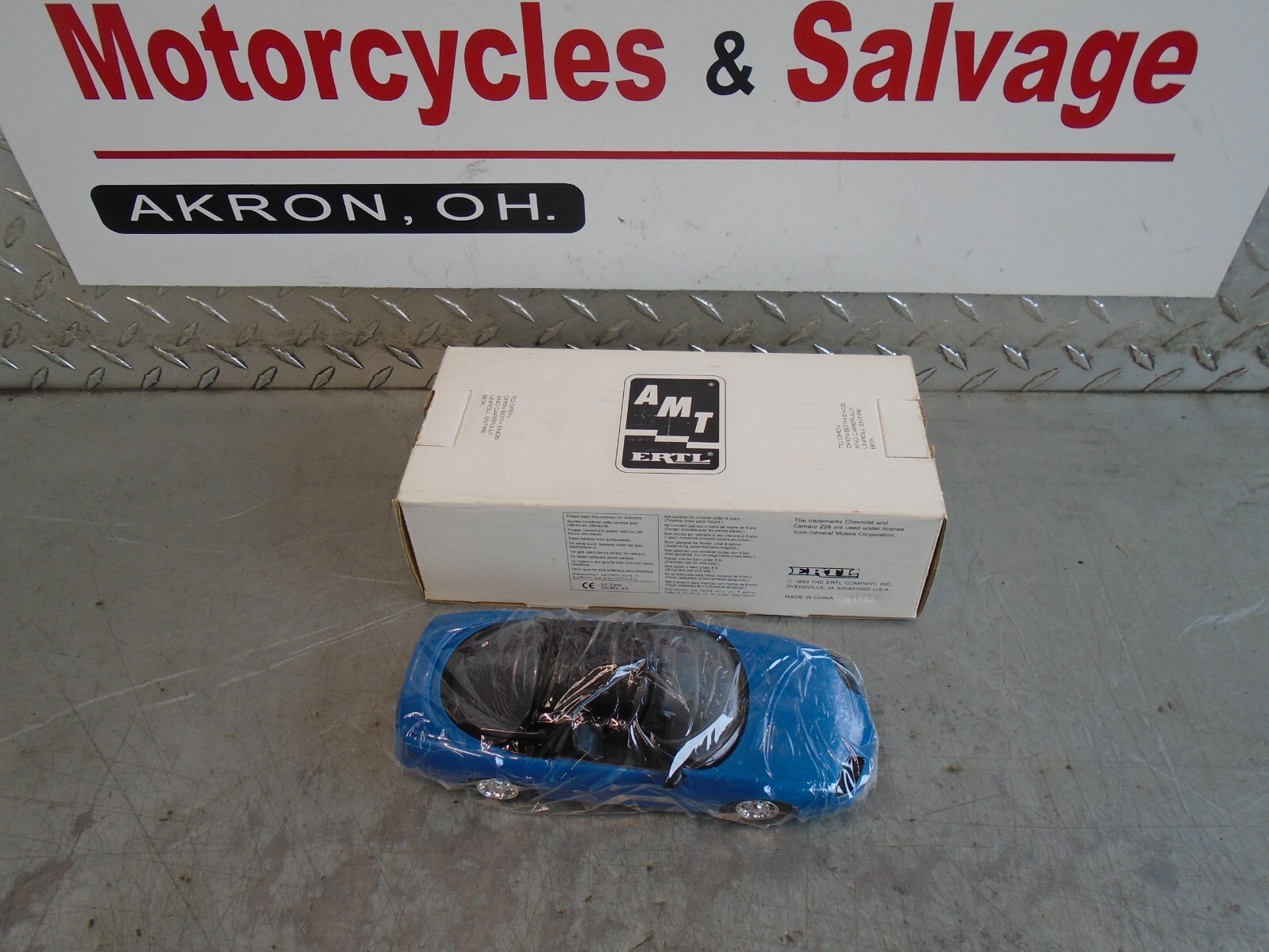 AMT Ertl 8960 1/25 Scale 1994 Chevy Camaro Z28 Quasar Blue Promo ...