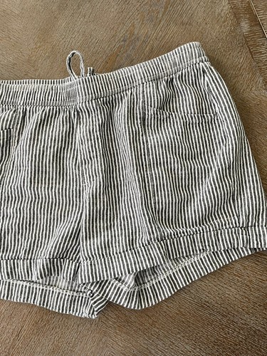 Old Navy Gray/white Stripes Linen Blend shorts Drawstring waist 36”inseam 4” L - Picture 3 of 5