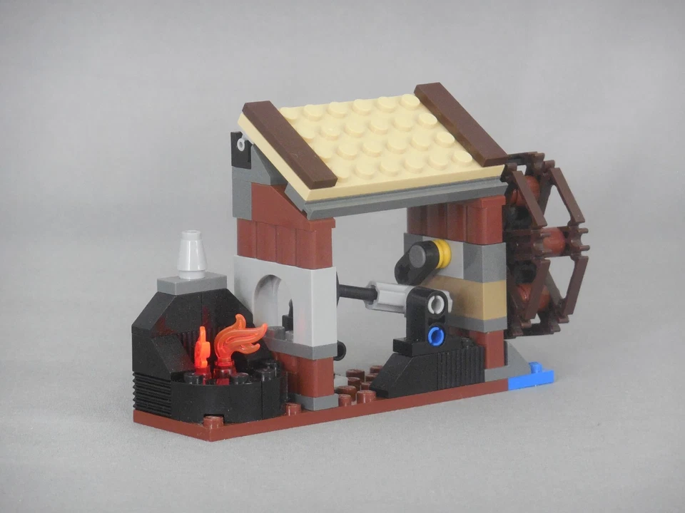 Lego Kingdoms 6918 Blacksmith Attack 2011 Complete with Instructions, No Box - Image 3 of 4