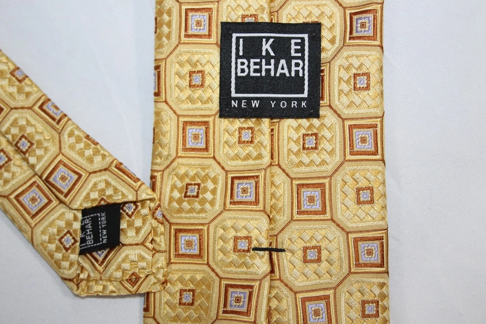 Corbata geométrica octágona Ike Behar dorada 100 % seda medallón para hombre NYC 59x3,25 Foto 2 de 4
