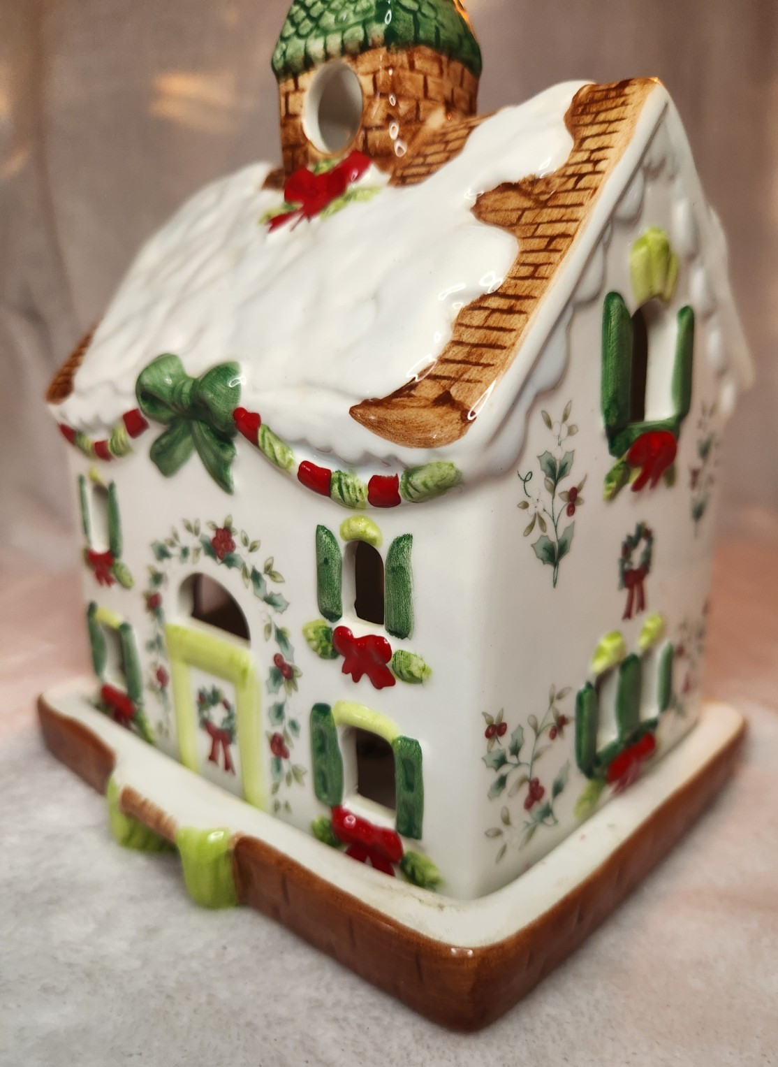 Pfaltzgraff "Winterberry Christmas House" tea light candle holder 
