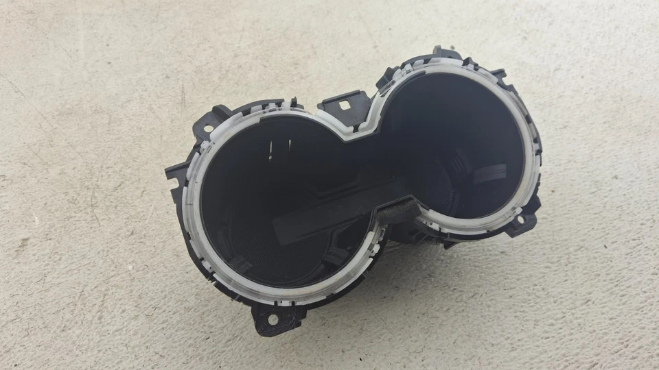 2017-2021 ALFA ROMEO GIULIA Q4 CONSOLE CENTRAL PORTA-COPO DE BEBIDA DUPLO FABRICANTE DE EQUIPAMENTO ORIGINAL - Imagem 2 de 4