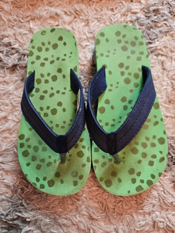 Carter's sandals size 11/12 (green)