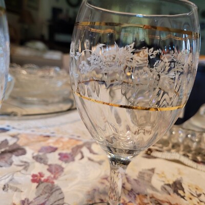 Set of 2 vintage Pasabahce etched gold trim glasses