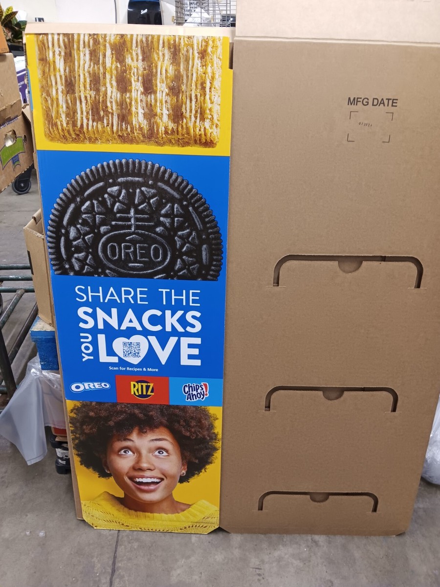OREO オレオ ストアディスプレイ CARDBOARD OREO, RITZ, AND CHIPS AHOY STORE DISPLAY SHELF. BRAND