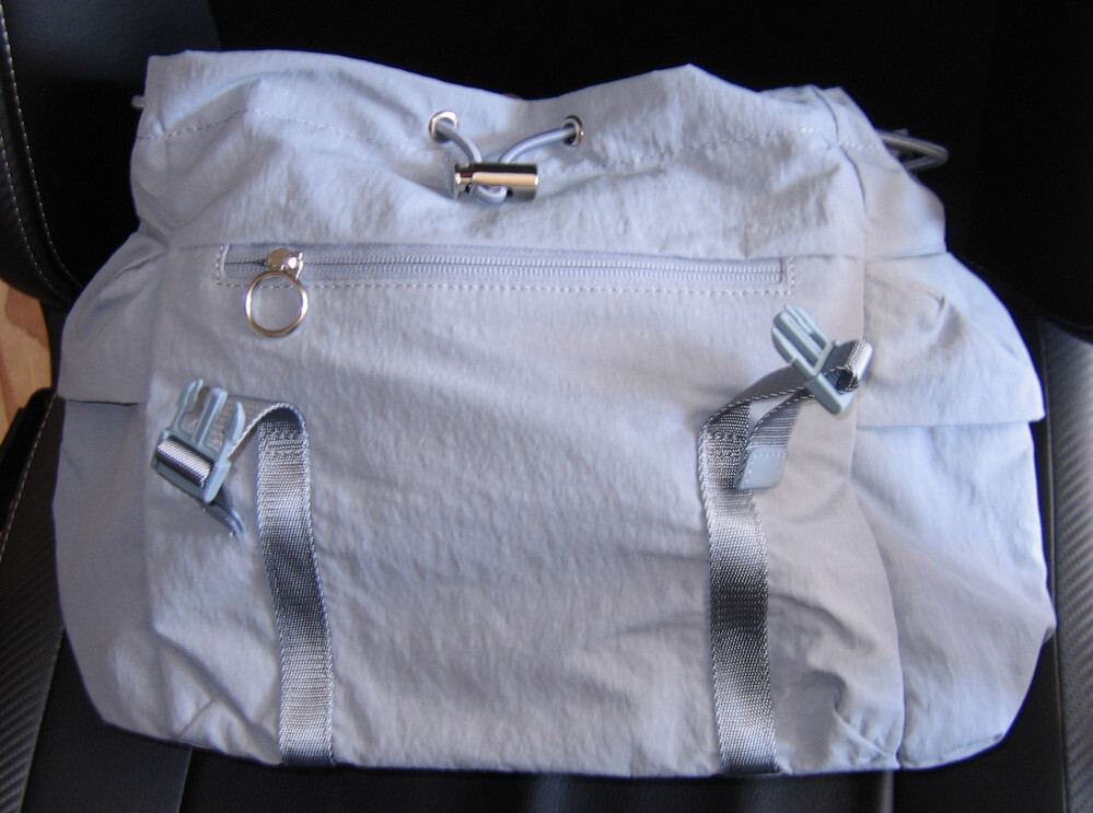Lululemon Back to Me Bag *8.5L NWOT Pale Blue Limited  display picture 3