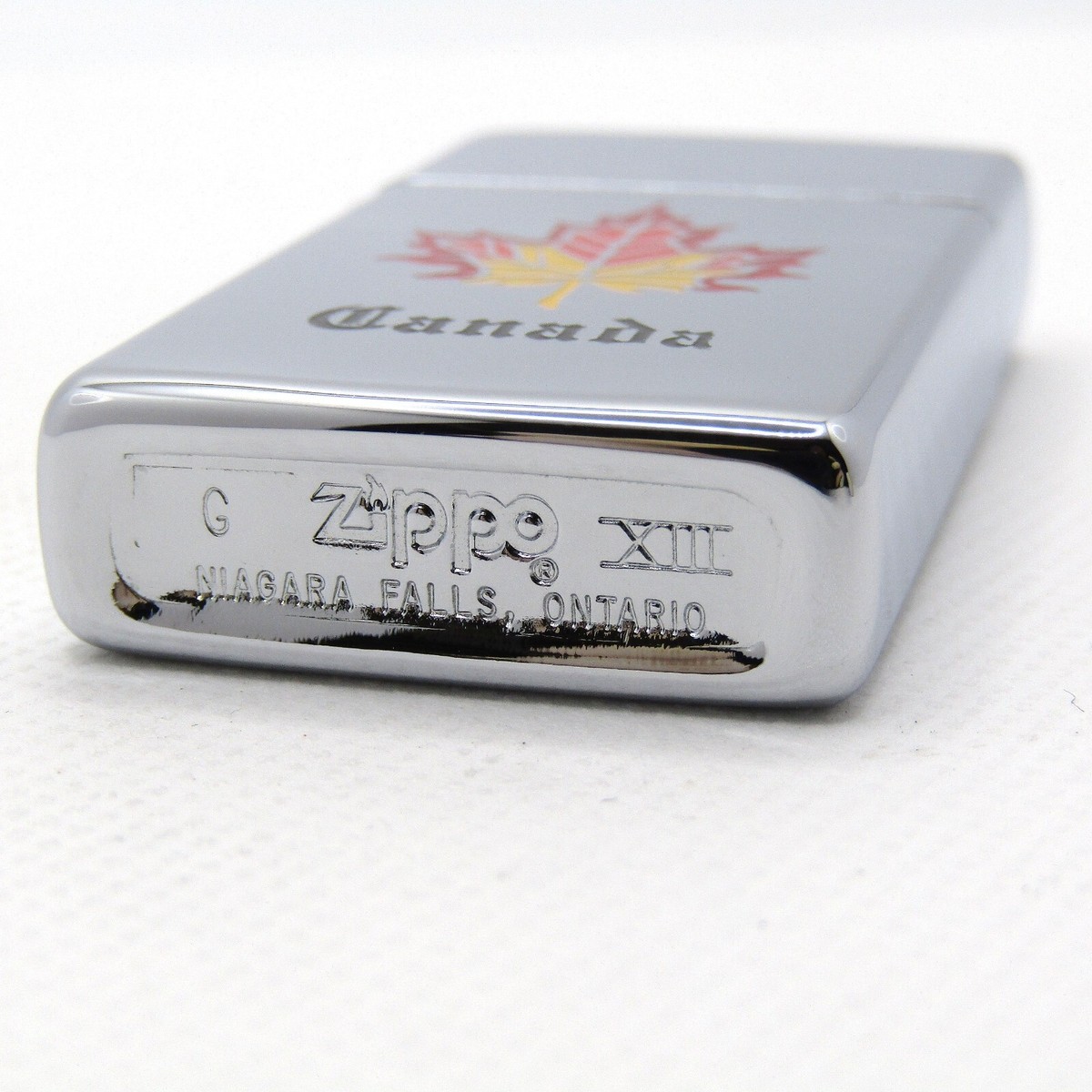 Canada Maple Leaf Engraved Niagara Falls Ontario Slim Zippo 1997 Canada Maple Leaf Engraved Niagara Falls Ontario Slim Zippo 1997