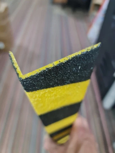 1400mm Outdoors 10x BLACK & YELLOW Anti Slip Stair Nose Fiberglass Stair Nosing - Picture 4 of 5