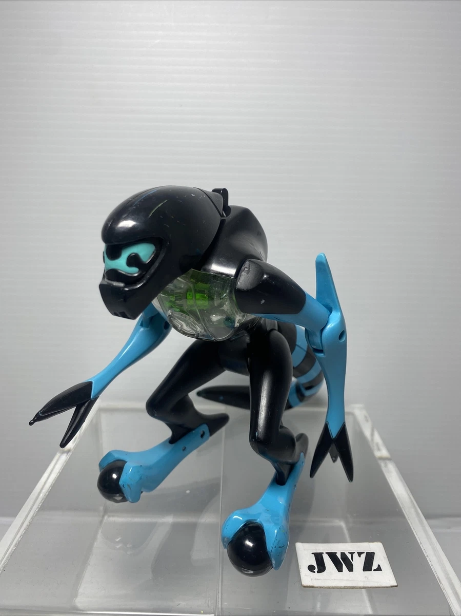 Xlr8 ben 10 toy 2025