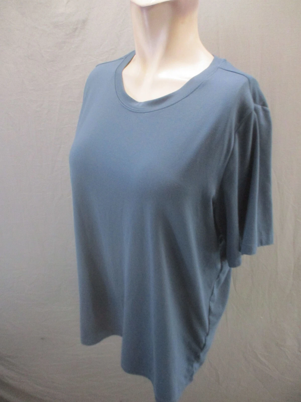 fabletics crew neck short sleeve breathable athletic shirt