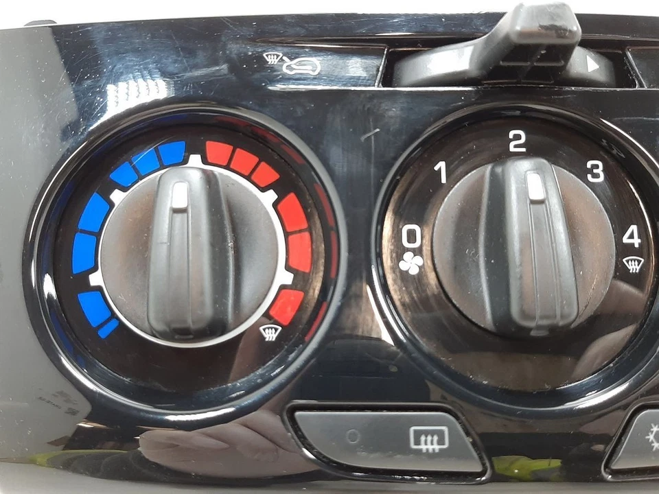 CHRYSLER Ypsilon Se 2013 Heater Control Panel 5n8500070 - Image 2 of 4
