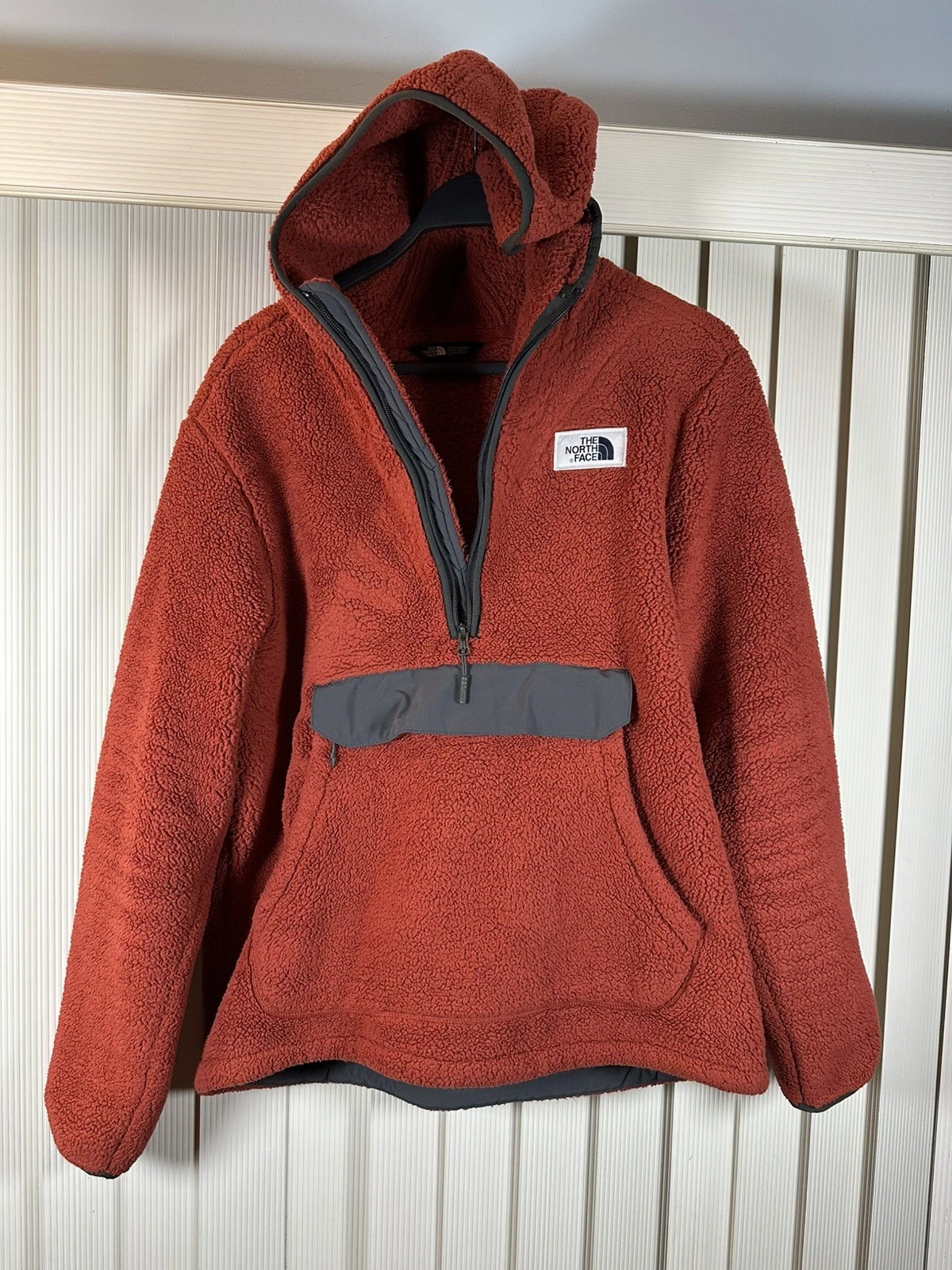 The North Face Men’s Campshire Pullover Kangaroo Hoodie Fleece Sweaters – 2190