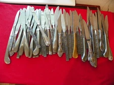 LOT 50 MIXED STAINLESS DINNER KNIVES  Wedding Catering Crafts  lot 44