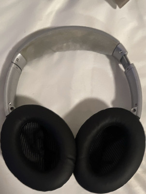 Bose QuietComfort 35 Over-Ear Kopfhörer, Bluetooth, 3,5 mm, Silber/Schwarz, Etui
