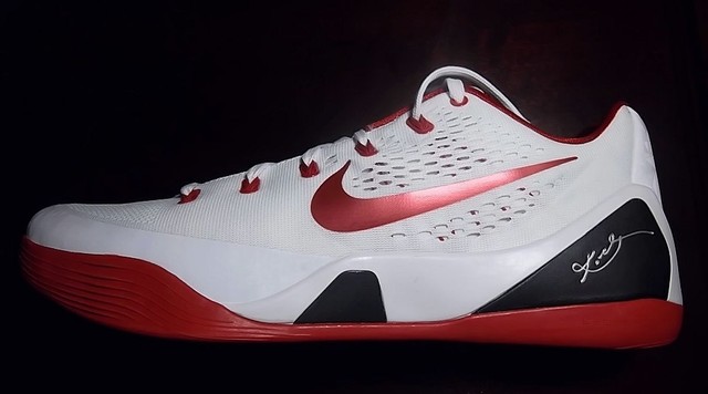white kobe 9