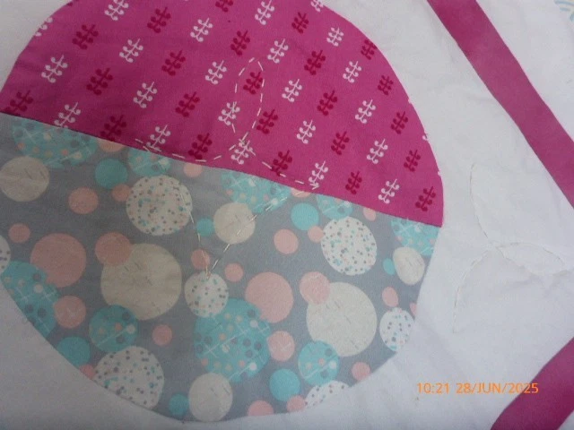 Vintage Hand Crafted/Stitched Quilt Circle Design 62" x 62" - Image 3 of 4