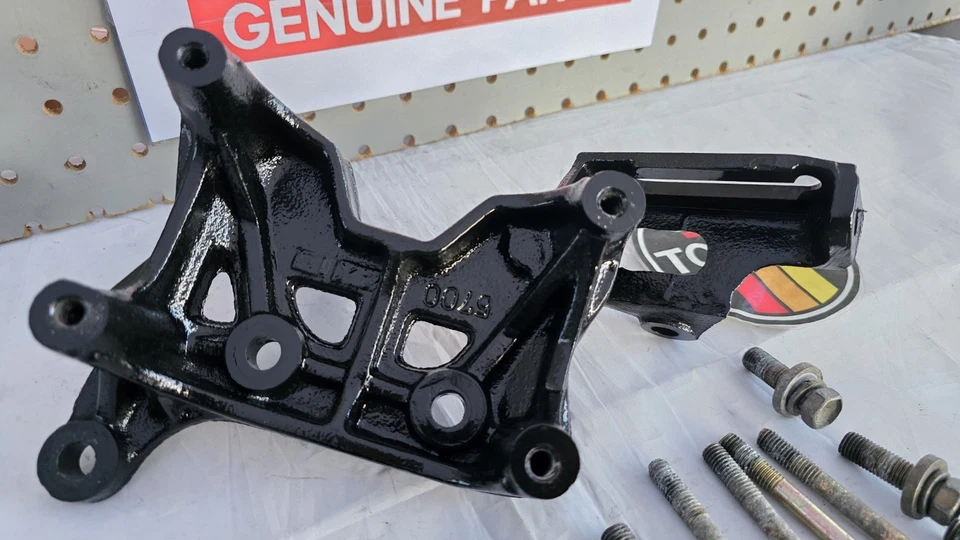 🏅 Soporte compresor aire acondicionado Toyota Pickup 4Runner 22RE 84-88 con pernos y polea Foto 3 de 4